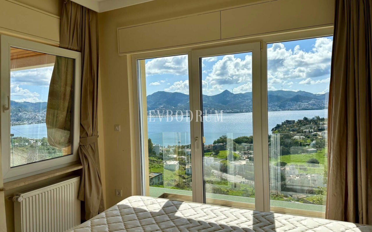 Yalikavak Küdür, önü kapanmaz deniz manzaralı 3 katlı villa