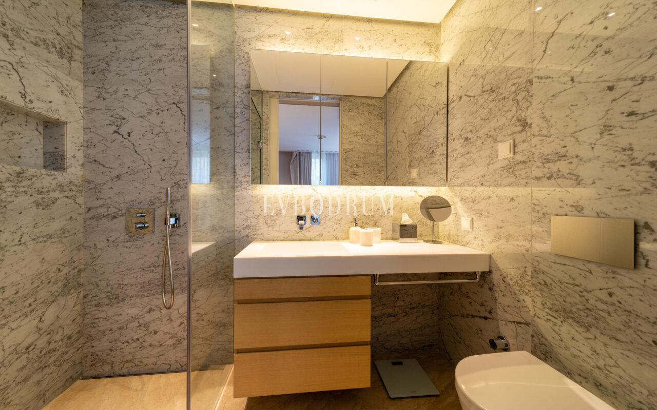 Yalıkavak’ta Denize Sıfır Lüks Villa