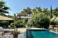 7.970 m2 arazi içinde harika, havuzlu taş ev ve misafirhanesi