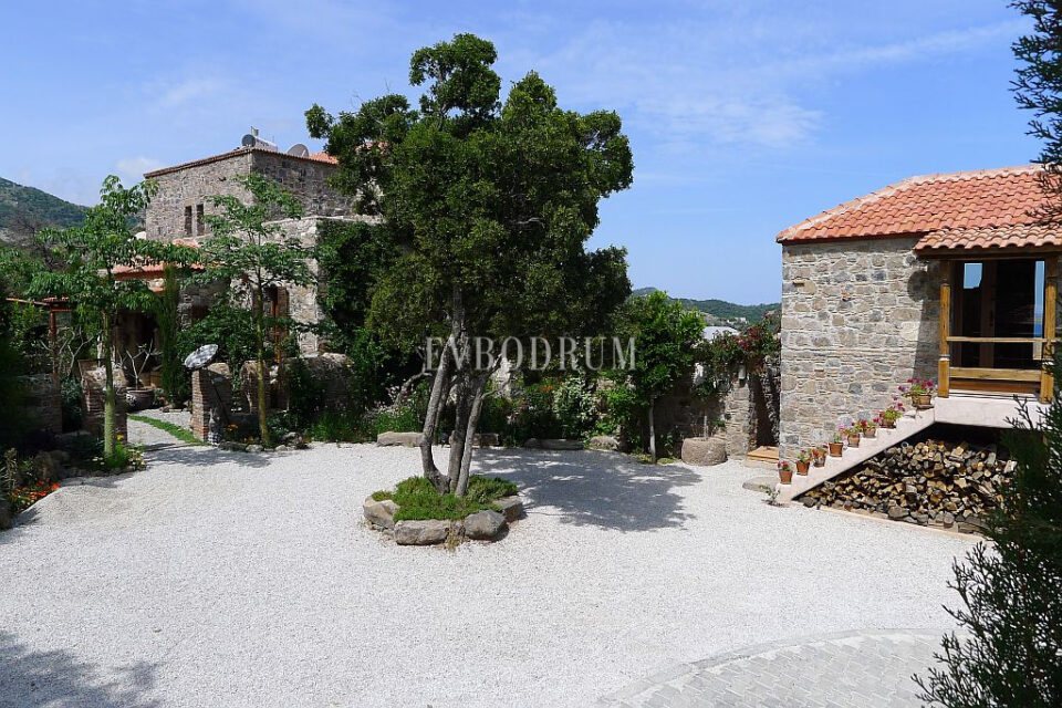 Özel havuzlu kiralık taş villa – Görsel 3