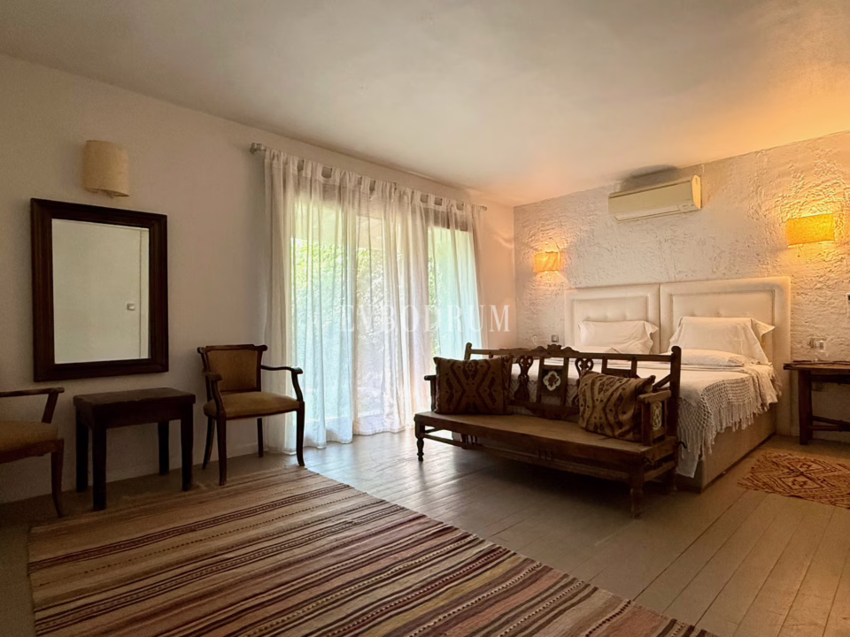 Grosse Villa mit Pool und Garten im Herzen von Türkbükü – Foto 1