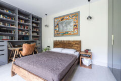 Merkezi lokasyonda zarif, tek katlı, havuzlu villa