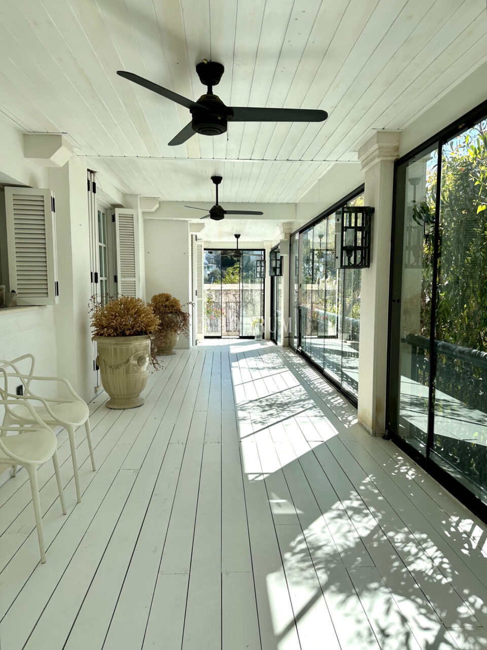 Zarif ve özel, havuzlu, manzaralı şehir evi – Görsel 10