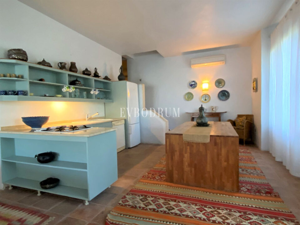 Denize Yürüme Mesafesinde Havuzlu Geniş Villa – Görsel 3