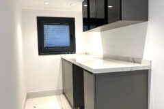 Ön sırada, havuzlu ve plaja erişimli yeni villa