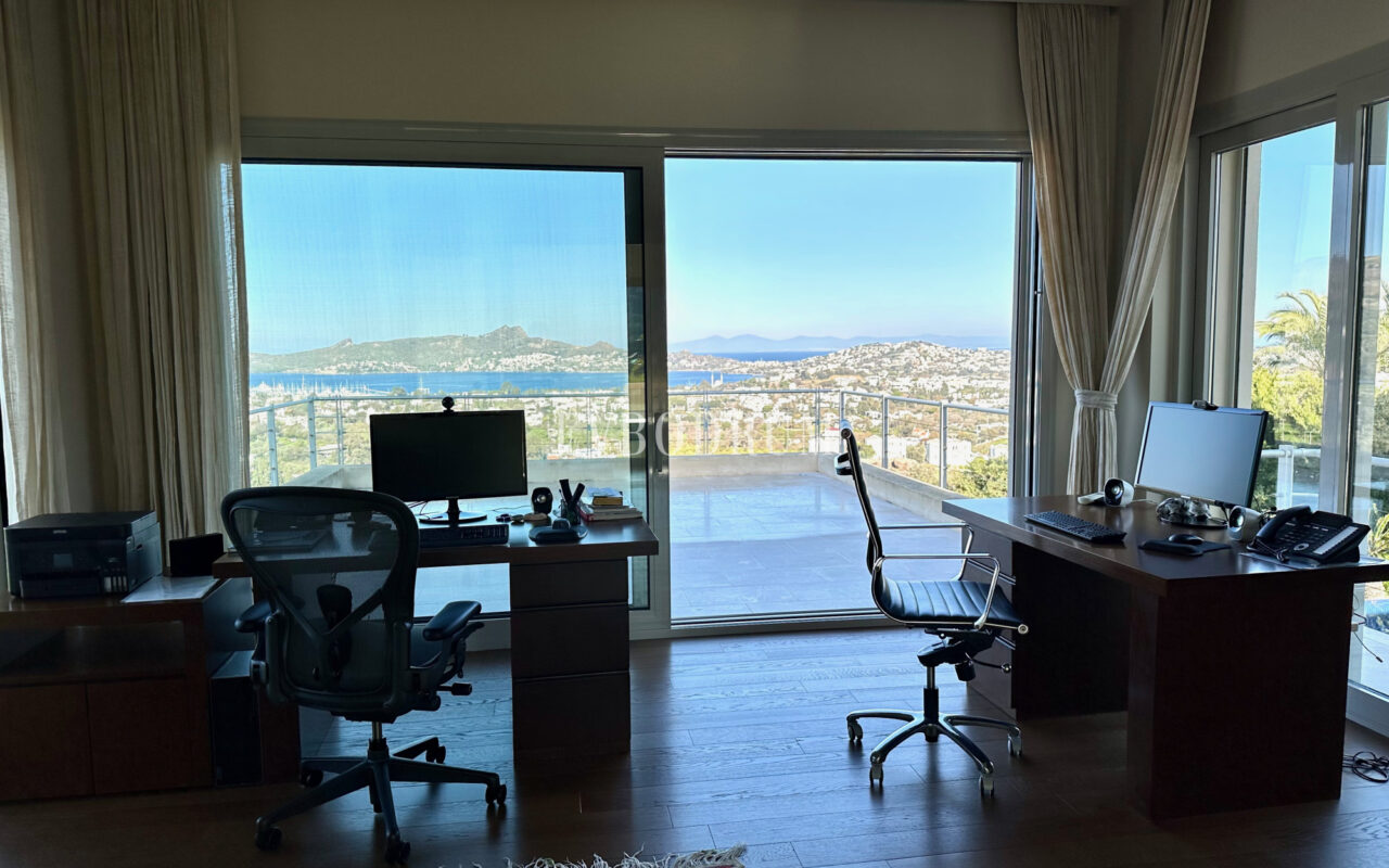 Yalıkavak Körfezi ve Marina Manzaralı Özel Villa