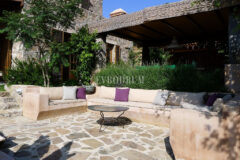 Özel havuzlu kiralık taş villa