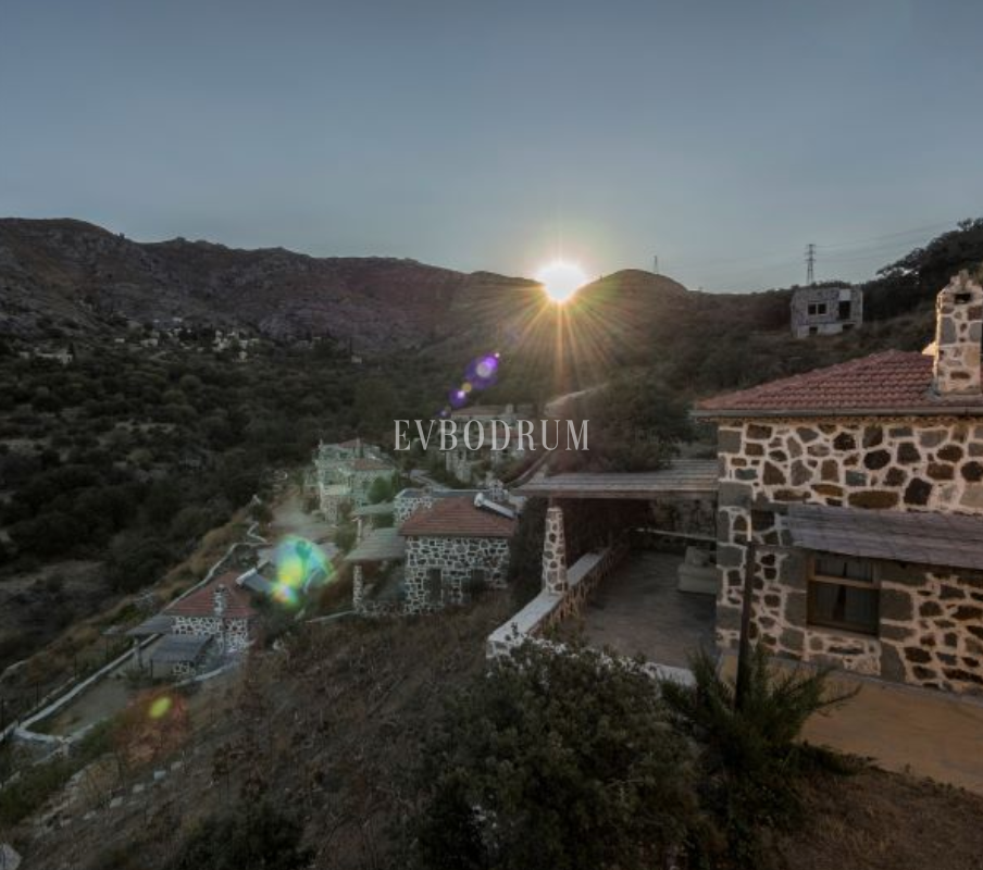 10.000 m2 Arsa İçinde 8 Bağımsız Taş Ev