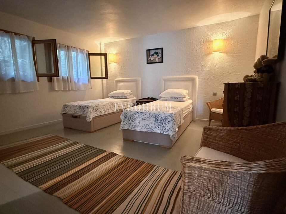 Grosse Villa mit Pool und Garten im Herzen von Türkbükü