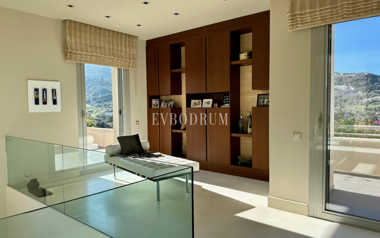 Yalıkavak Körfezi ve Marina Manzaralı Özel Villa