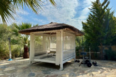 7.970 m2 arazi içinde harika, havuzlu taş ev ve misafirhanesi