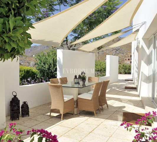 Gümüşlük’te ortak havuzlu mimari tasarımlı ev – Görsel 12