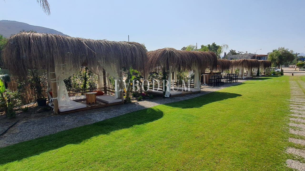 Plaja Yakın Ortak Havuzlu Tek Katlı Evler