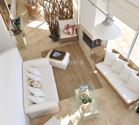 Gümüşlük’te ortak havuzlu mimari tasarımlı ev – Görsel 13