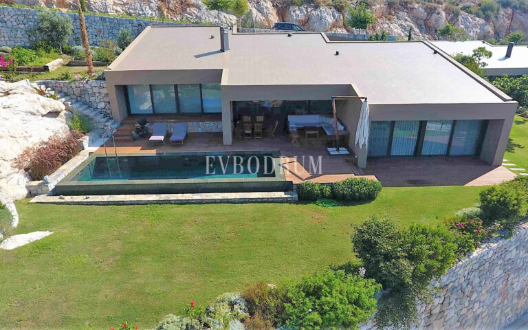 Özel Havuzlu ve Bahçeli Denize Sıfır Villa – Görsel 16
