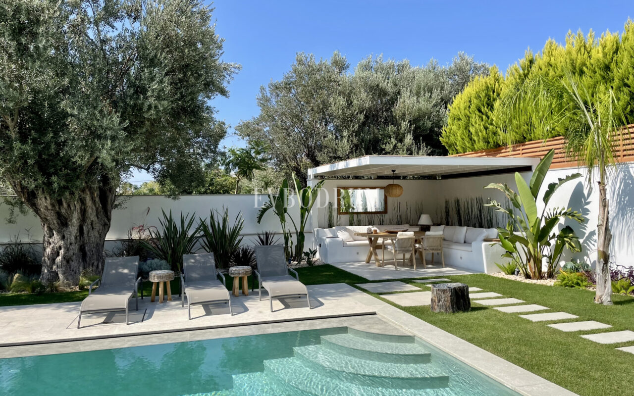 Yalikavak Merkez’de Modern Havuzlu Villa