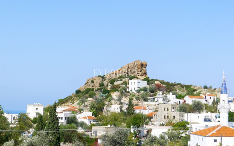 Havuzlu ve Panoramik Deniz Manzaralı Şık Ev – Görsel 2