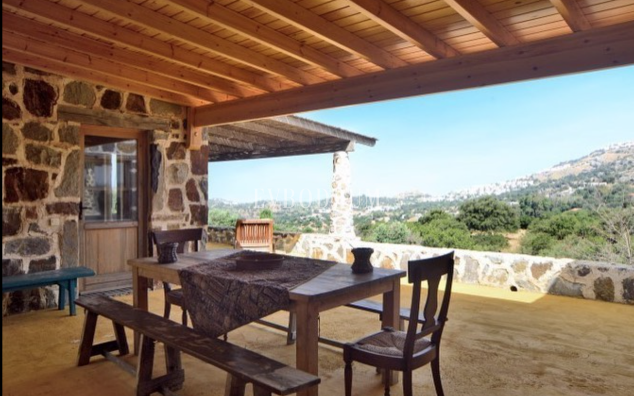 10.000 m2 Arsa İçinde 8 Bağımsız Taş Ev