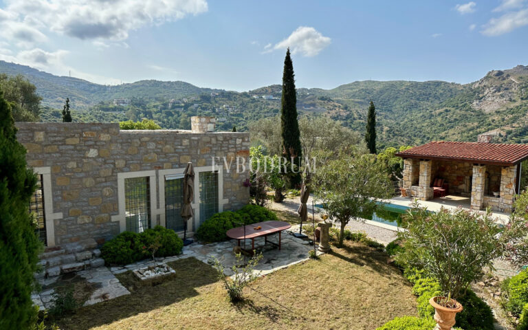 Yalıkavak’ta havuzlu ve misafirhaneli otantik taş villa – Görsel 4