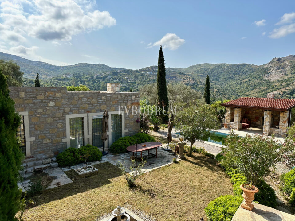 Yalıkavak’ta havuzlu ve misafirhaneli otantik taş villa – Görsel 4