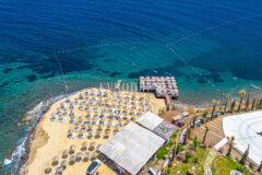 Ön sırada, havuzlu ve plaja erişimli yeni villa