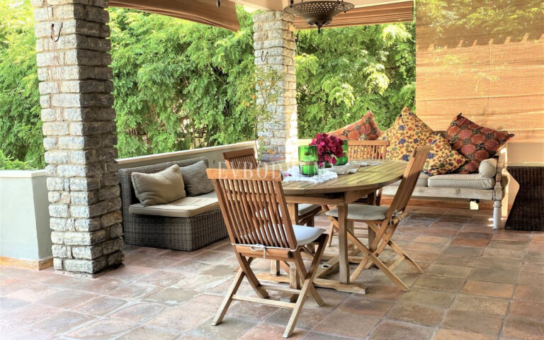 Denize Yürüme Mesafesinde Havuzlu Geniş Villa – Görsel 7