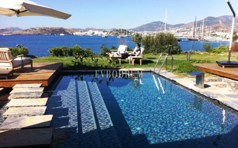 Denize sıfır özel havuzlu villa – Görsel 9