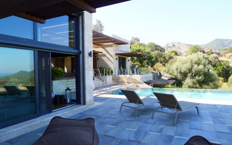 3-Pool-terrace-to-patio