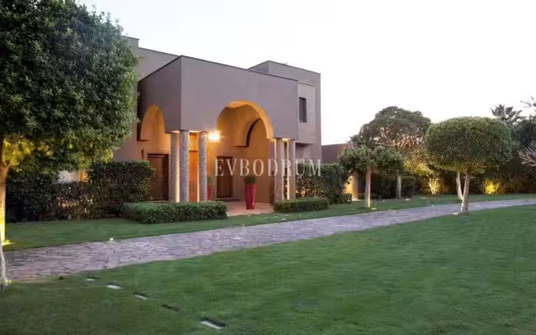 Olağanüstü özel, manzaralı kiralık villa – Exceptional Private Villa Sleeps Max