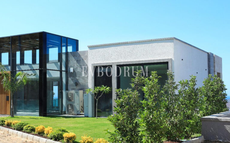 Yeni tamamlanmış, deniz manzaralı, özel havuzlu ve bahçeli villa – Giris