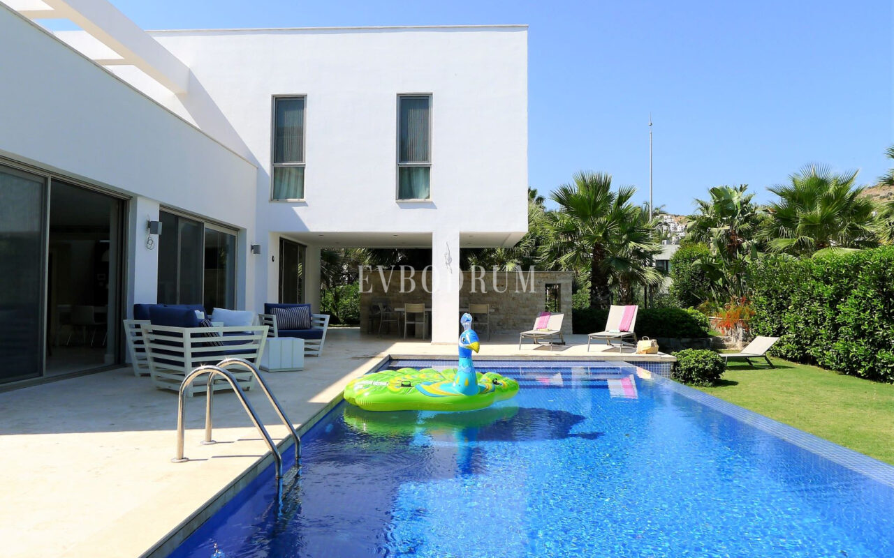 Havuzlu Yeni Villa, Sahile 5 Dakika Yürüme Mesafesinde, Haftalık Kiralık