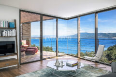 Muhteşem Manzaralı ve Plaja Erişimli Şık Daire