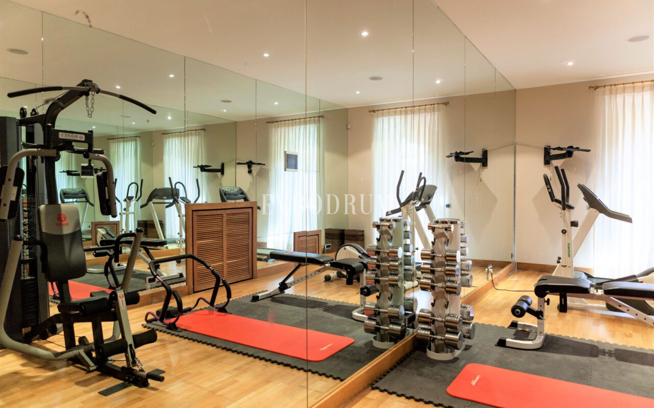 Olağanüstü özel, manzaralı kiralık villa