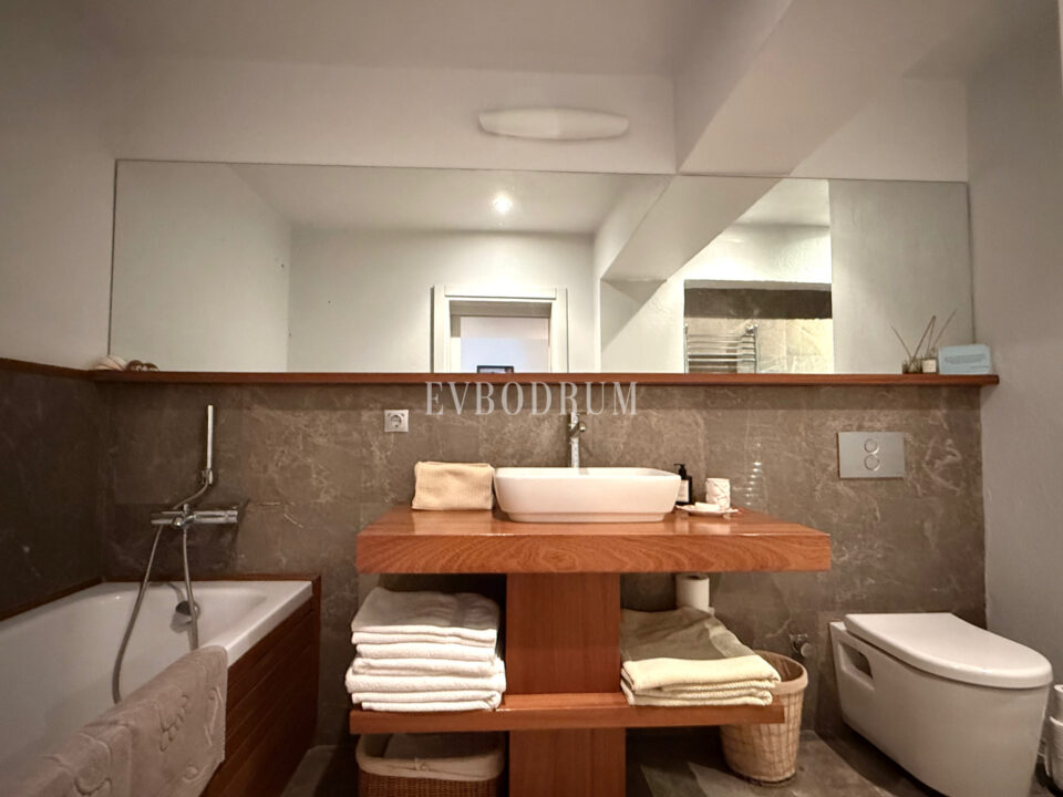 Grosse Villa mit Pool und Garten im Herzen von Türkbükü