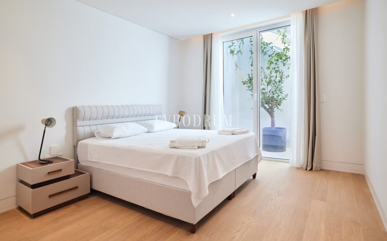 Yalıkavak’ta özel havuzlu, mimari tasarımlı yeni proje