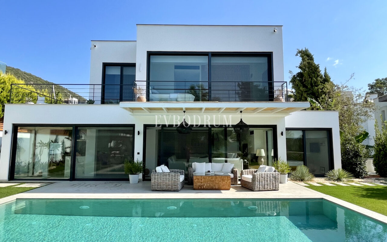 Yalikavak Merkez’de Modern Havuzlu Villa