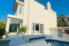 Zarif ve özel, havuzlu, manzaralı şehir evi