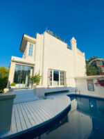 Zarif ve özel, havuzlu, manzaralı şehir evi – Görsel 7