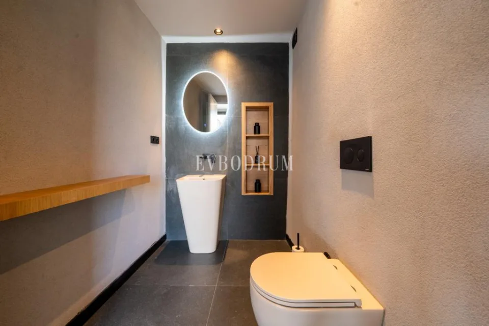 Bitez’de özel havuzlu, geniş ve lüks villa