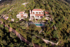 Özel havuzlu kiralık taş villa