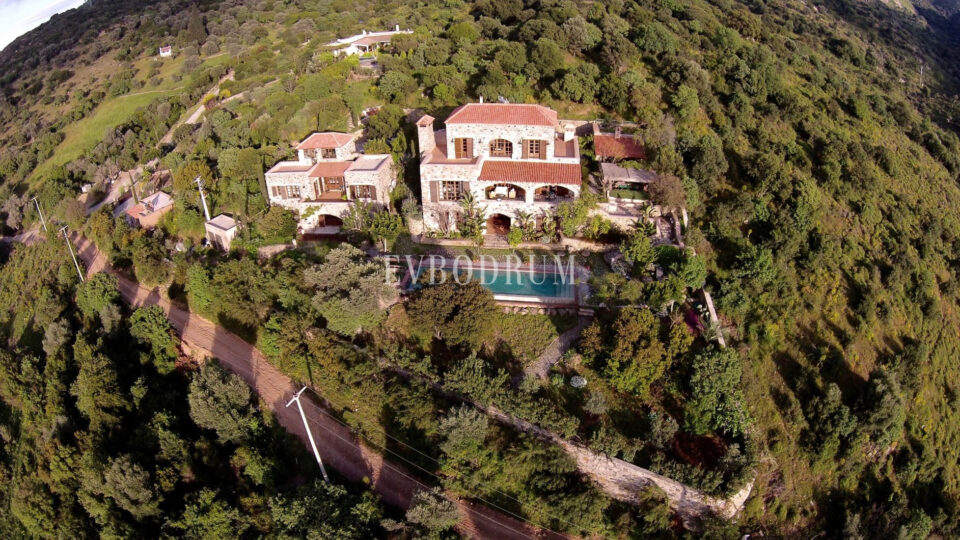 Özel havuzlu kiralık taş villa – Görsel 2