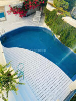 Zarif ve özel, havuzlu, manzaralı şehir evi – Görsel 6