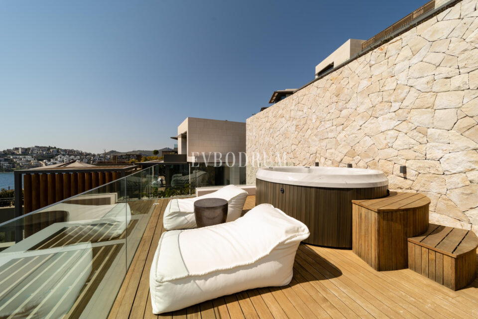 Yalıkavak’ta Denize Sıfır Lüks Villa – Görsel 1