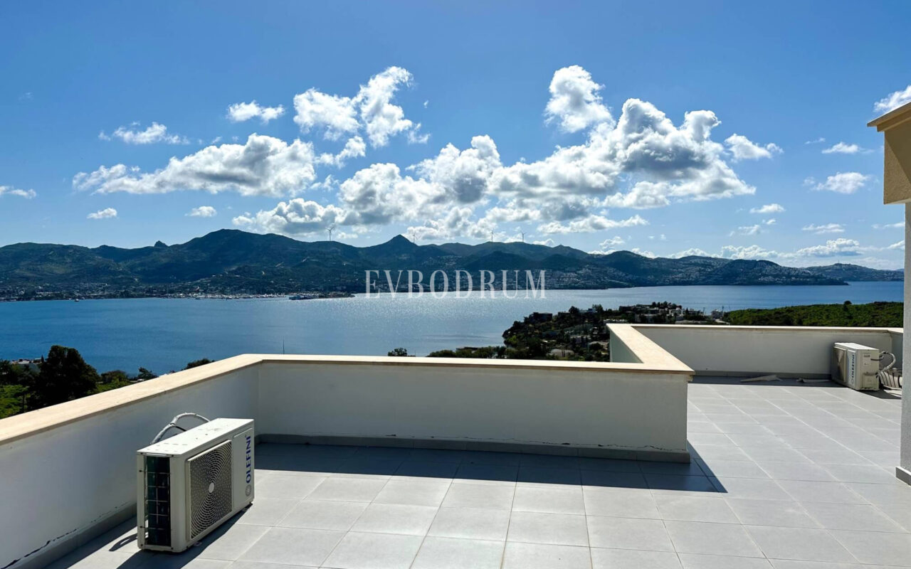 Yalikavak Küdür, önü kapanmaz deniz manzaralı 3 katlı villa