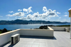 Yalikavak Küdür, önü kapanmaz deniz manzaralı 3 katlı villa