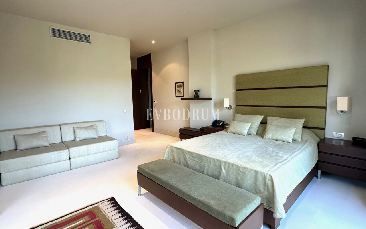 Yalıkavak Körfezi ve Marina Manzaralı Özel Villa