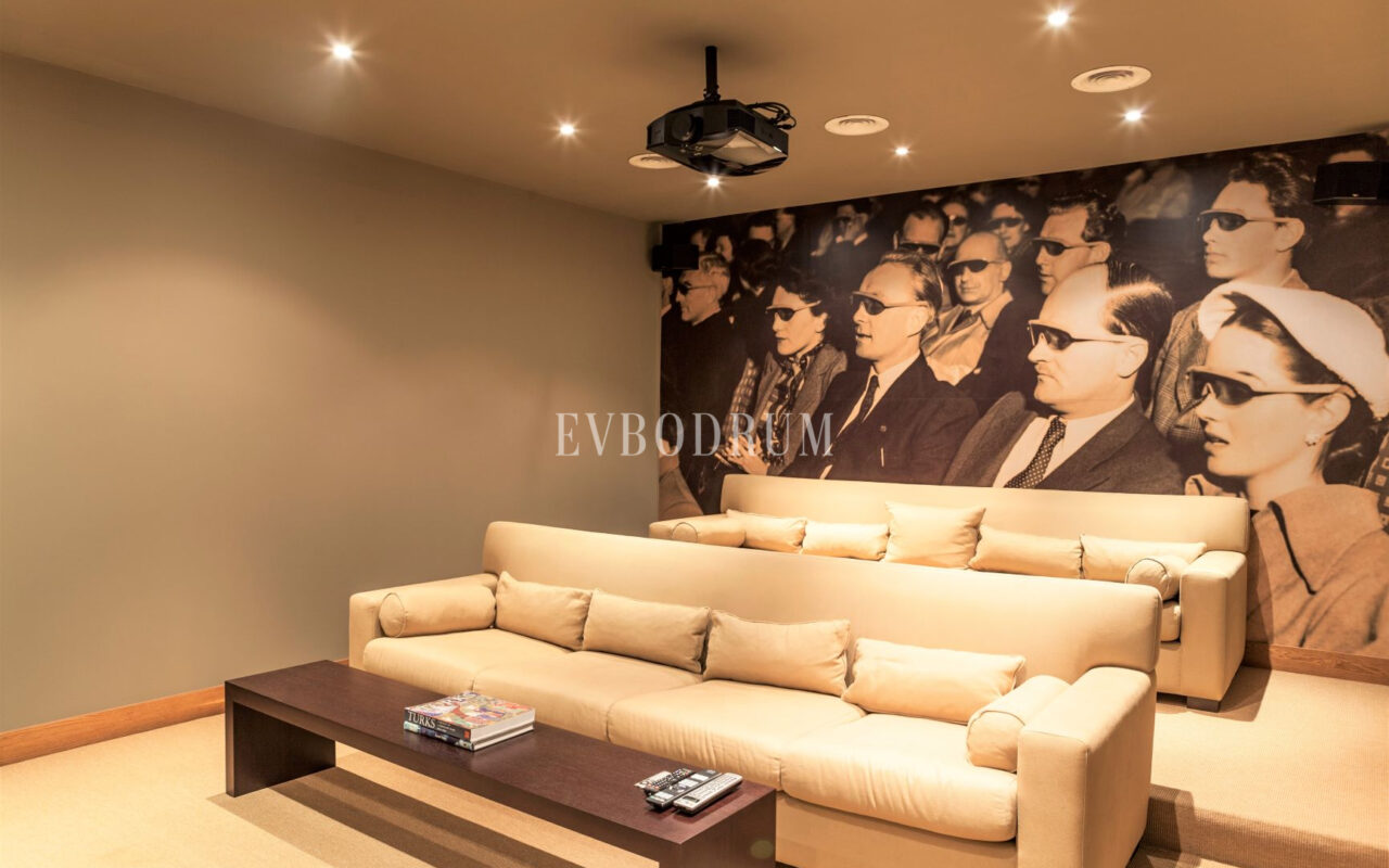 Olağanüstü özel, manzaralı kiralık villa