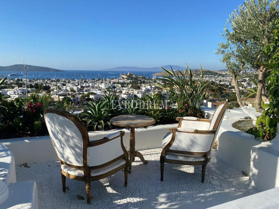 Zarif ve özel, havuzlu, manzaralı şehir evi – Görsel 4