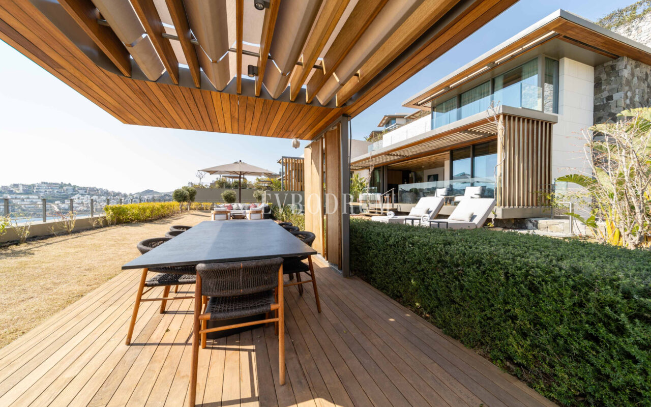 Yalıkavak’ta Denize Sıfır Lüks Villa