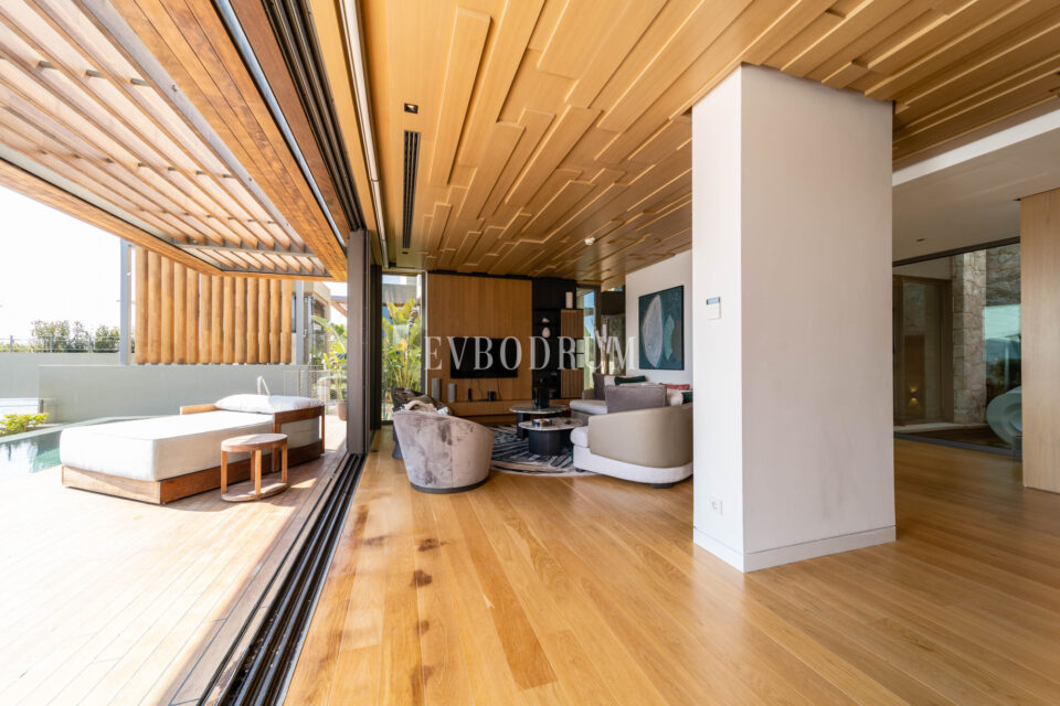 Yalıkavak’ta Denize Sıfır Lüks Villa – Görsel 1